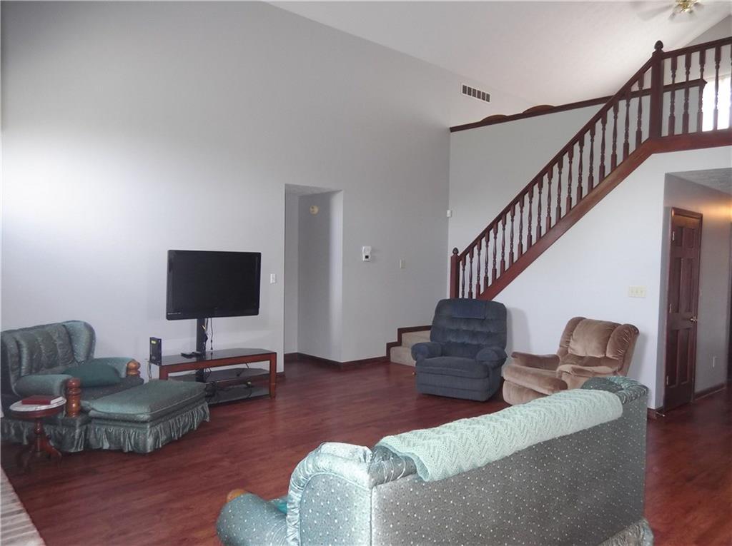 11860 Shannon Pointe Road Indianapolis, IN 46229 - Photo 5 of 37 Gallery Image 5