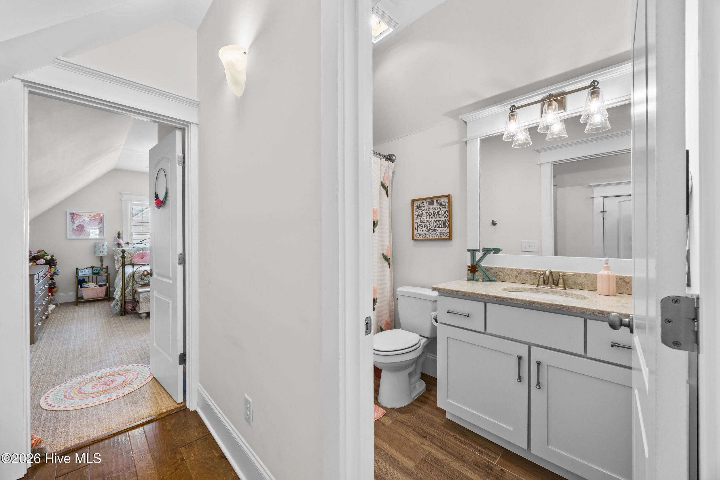 102 Olde Point Loop Hampstead, NC 28443 - Photo 50 of 82 52_hallway