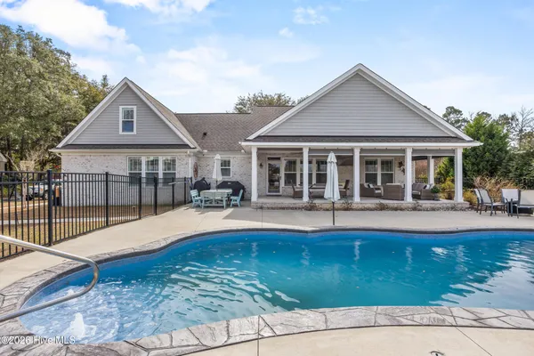 $1,900,000 | 102 Olde Point Loop, Hampstead, NC 28443