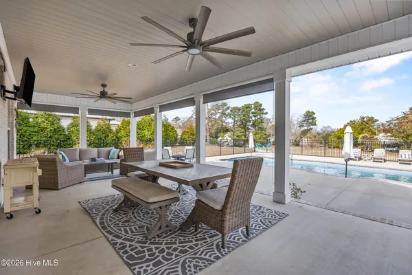 $1,900,000 | 102 Olde Point Loop, Hampstead, NC 28443