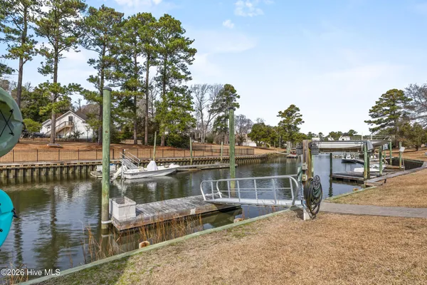$1,900,000 | 102 Olde Point Loop, Hampstead, NC 28443