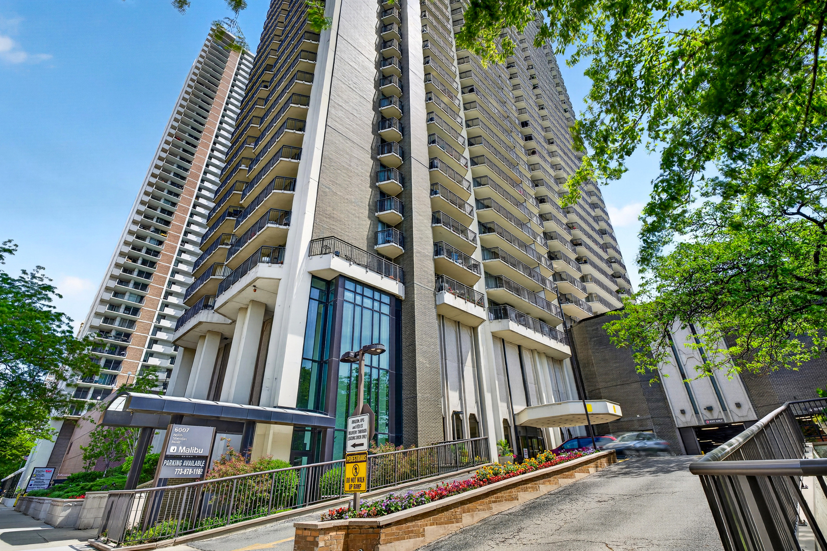 6007 North Sheridan Road, Unit 11G Chicago, IL 60660 - Photo 1 of 38
