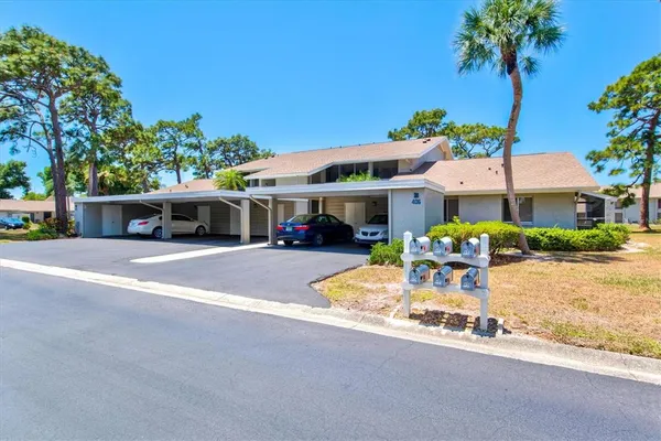 $224,900 | 404 Pinebrook Crescent, Unit 4, Venice, FL 34285