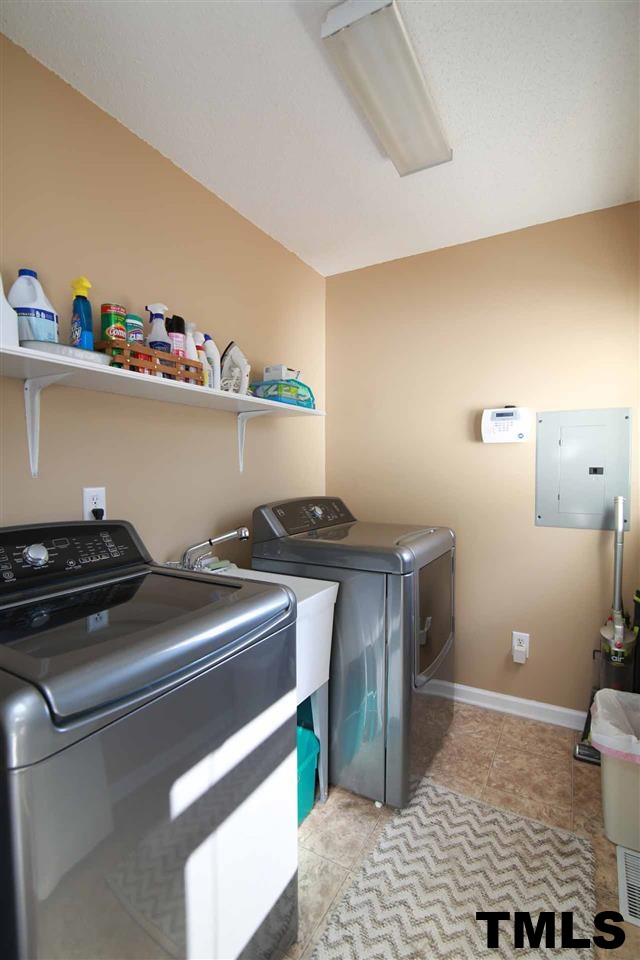 685 Wilson Jones Road Clayton, NC 27520 - Photo 17 of 25 Gallery Image 17