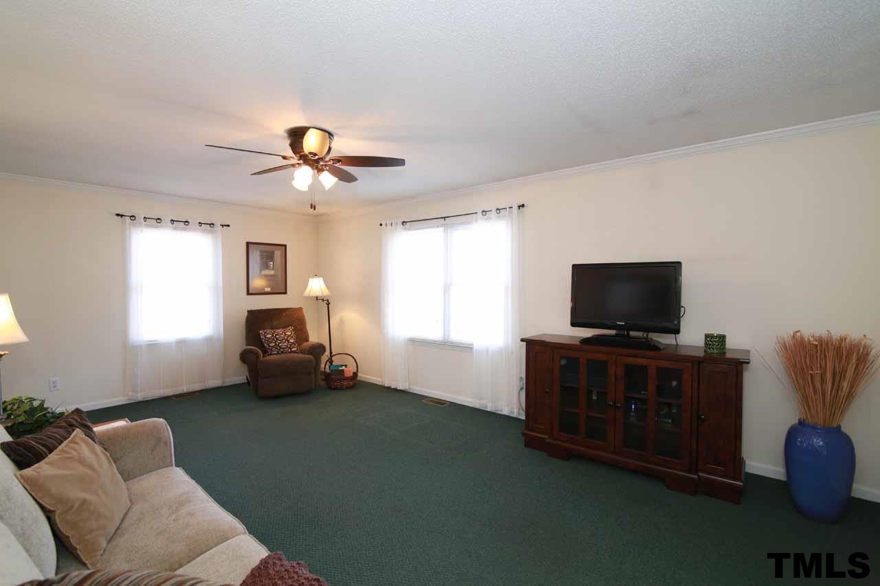 685 Wilson Jones Road Clayton, NC 27520 - Photo 4 of 25 Gallery Image 4