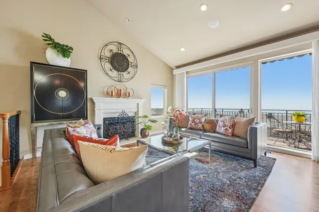 $1,249,000 | 105 Starview Court, Oakland, CA 94618