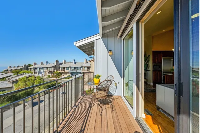 $1,249,000 | 105 Starview Court, Oakland, CA 94618