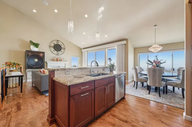 $1,249,000 | 105 Starview Court, Oakland, CA 94618