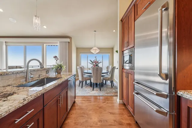 $1,249,000 | 105 Starview Court, Oakland, CA 94618