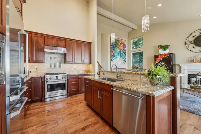 $1,249,000 | 105 Starview Court, Oakland, CA 94618