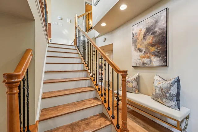 $1,249,000 | 105 Starview Court, Oakland, CA 94618