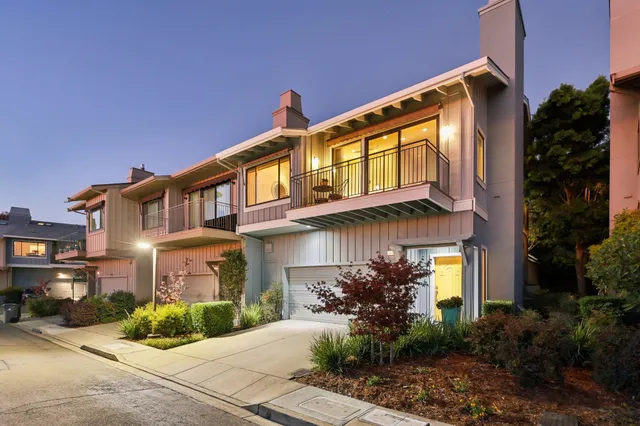 $1,249,000 | 105 Starview Court, Oakland, CA 94618