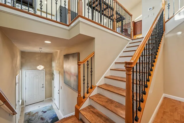 $1,249,000 | 105 Starview Court, Oakland, CA 94618