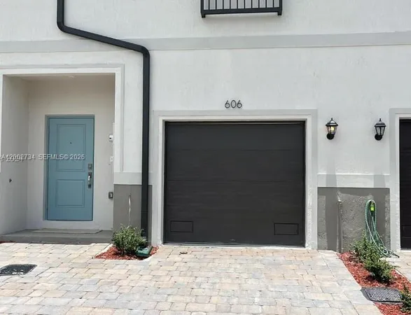 $2,350 | 606 Southwest 12th Street, Florida City, FL 33034