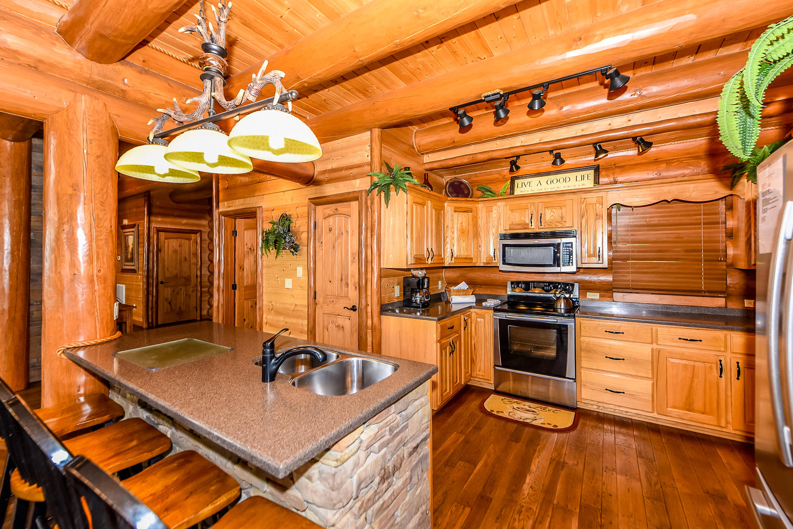 1027 Pinecrest Way Pigeon Forge, TN 37862 - Photo 10 of 26 DSC_3481