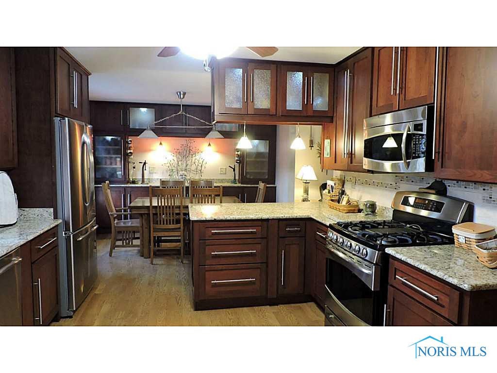 6350 North River Road Waterville, OH 43566 - Photo 8 of 20 Eat In Kitchen.