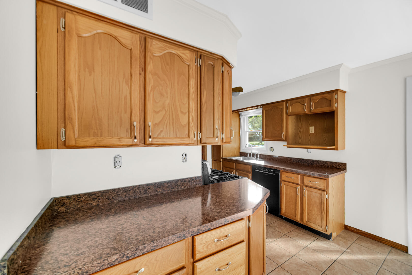 716 Fremont Road Valparaiso, IN 46385 - Photo 6 of 21 1620x1080