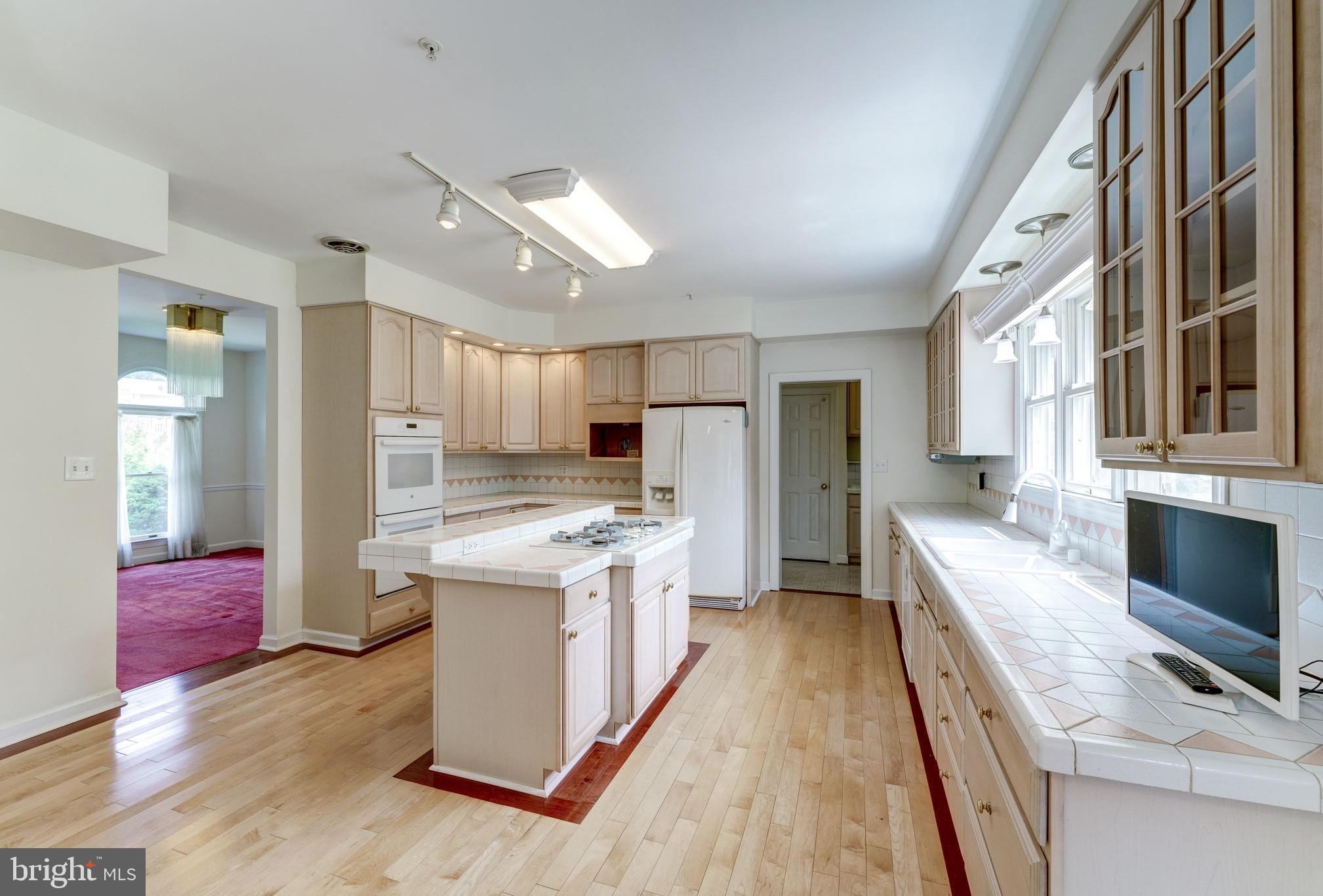 4011 Holly Tree Road Temple Hills, MD 20748 - Photo 51 of 62 Kitchen