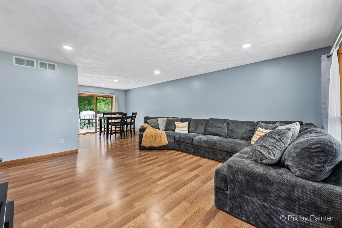 2614 33rd Street Zion, IL 60099 - Photo 9 of 28