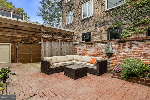 $1,750,000 | 2222 Locust Street, Philadelphia, PA 19103