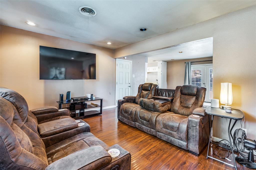 2605 Carten Street Fort Worth, TX 76112 - Photo 3 of 13