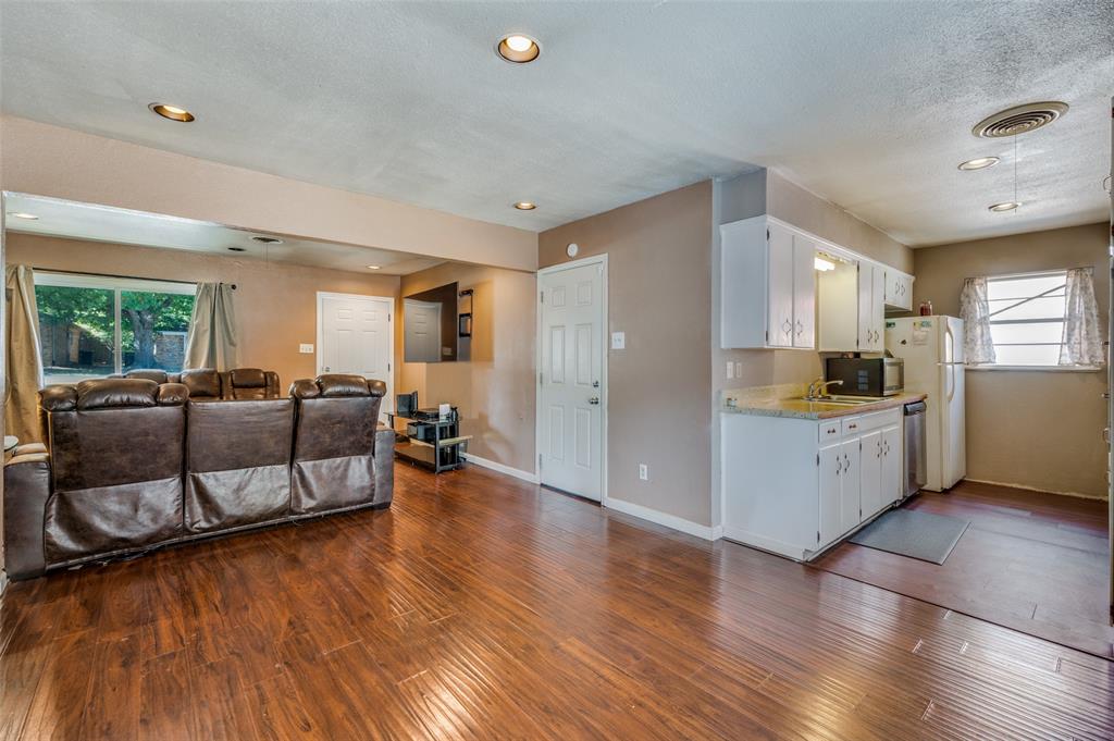 2605 Carten Street Fort Worth, TX 76112 - Photo 5 of 13