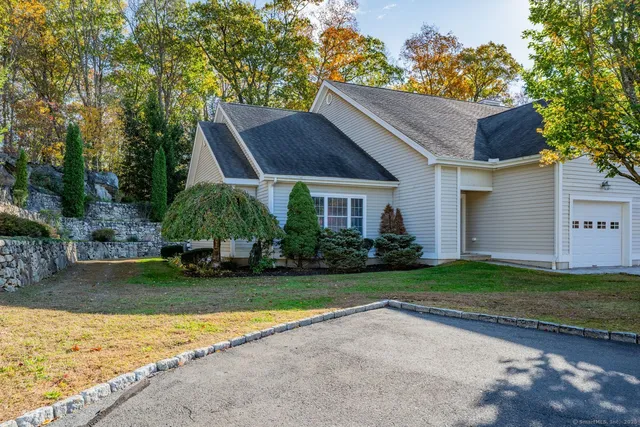 $3,700 | 101 Church Road, Unit 8, Southbury, CT 06488