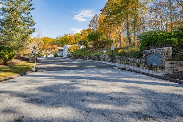 $3,700 | 101 Church Road, Unit 8, Southbury, CT 06488