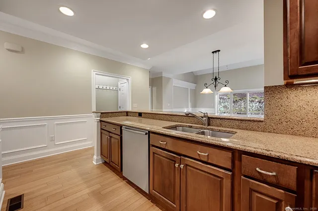 $3,700 | 101 Church Road, Unit 8, Southbury, CT 06488