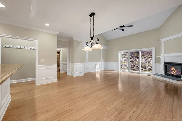 $3,700 | 101 Church Road, Unit 8, Southbury, CT 06488