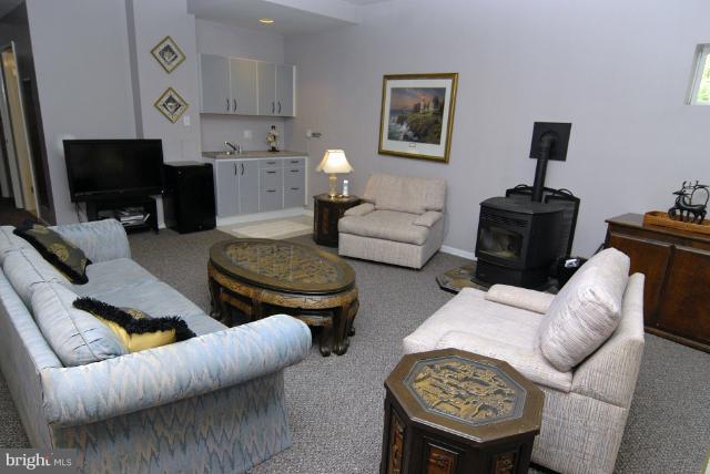 15800 Bond Mill Road Laurel, MD 20707 - Photo 11 of 30 Family Room