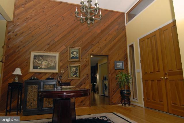 15800 Bond Mill Road Laurel, MD 20707 - Photo 3 of 30 Foyer
