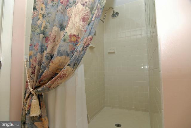 15800 Bond Mill Road Laurel, MD 20707 - Photo 10 of 30 Bath (Master)
