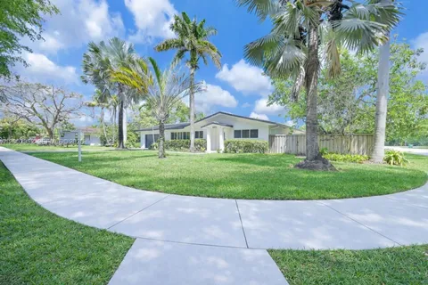 $1,450,000 | 8405 Southwest 144th Street, Palmetto Bay, FL 33158