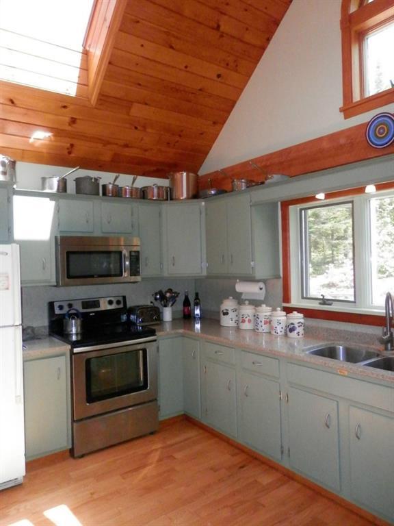 56 Hathorn Point Road Tenants Harbor, ME 04860 - Photo 9 of 34 Kitchen with quartz counter-top