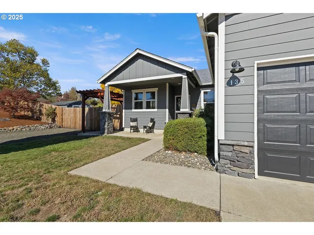 $410,000 | 135 Othello Avenue, Roseburg, OR 97471