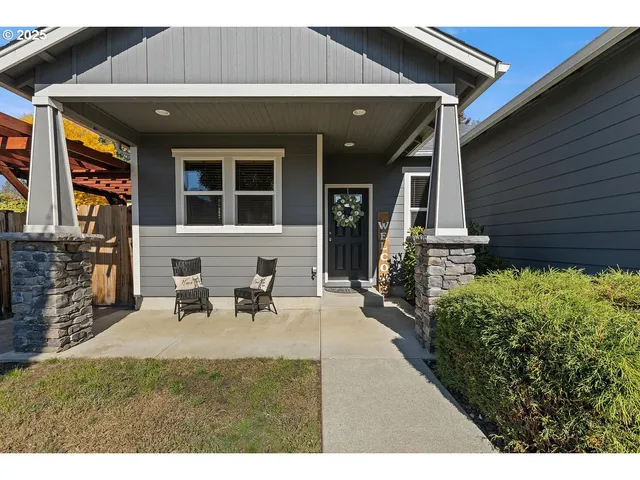 $410,000 | 135 Othello Avenue, Roseburg, OR 97471