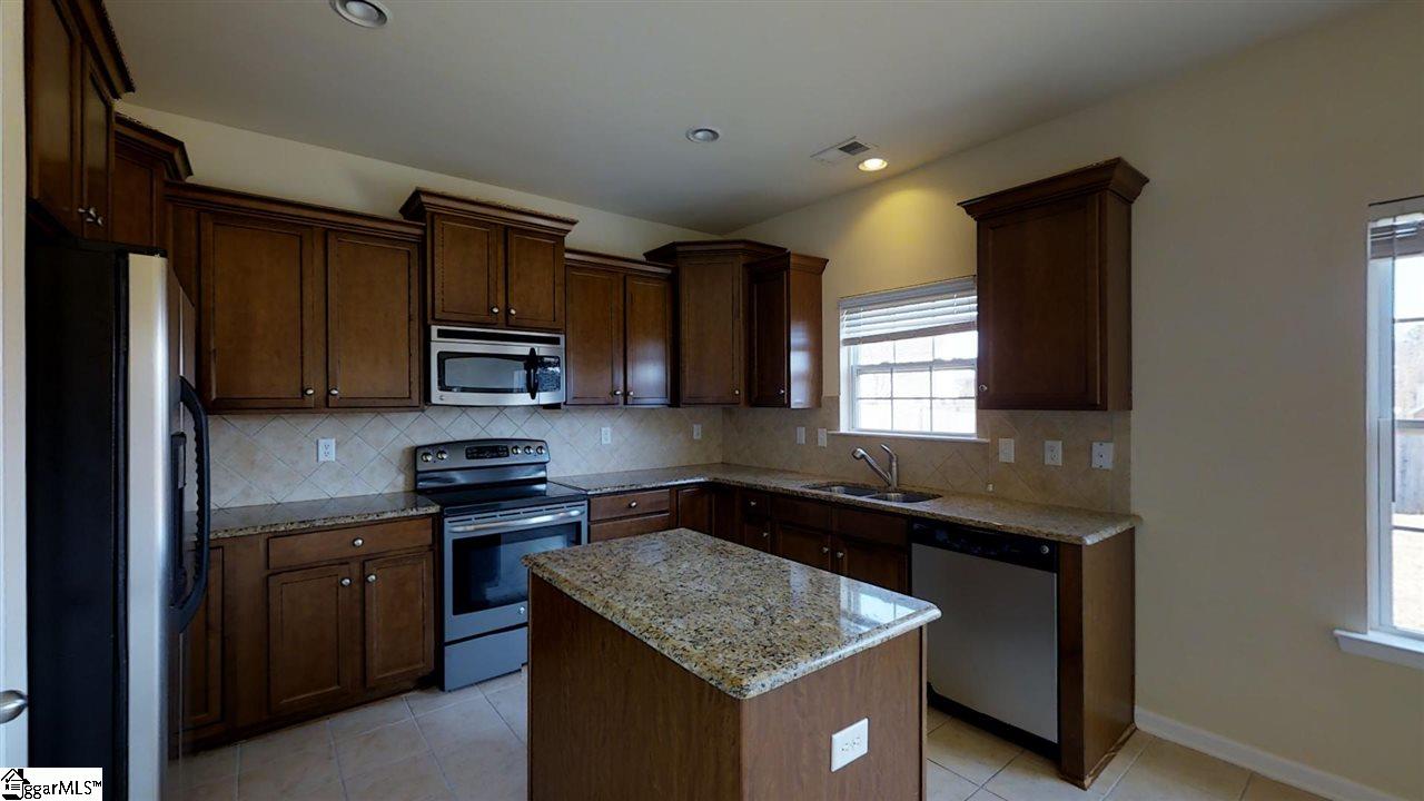 213 Giants Ridge Road Easley, SC 29642 - Photo 11 of 33