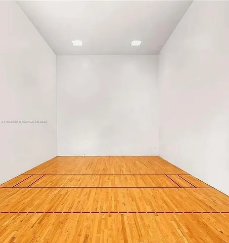 $750,000 | 5555 Collins Avenue, Unit 3N, Miami Beach, FL 33140