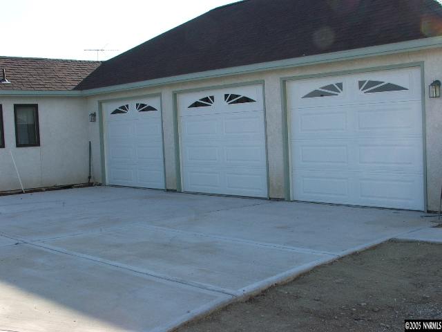 13990 North Red Rock Road Reno, NV 89508 - Photo 5 of 9 a view of front door