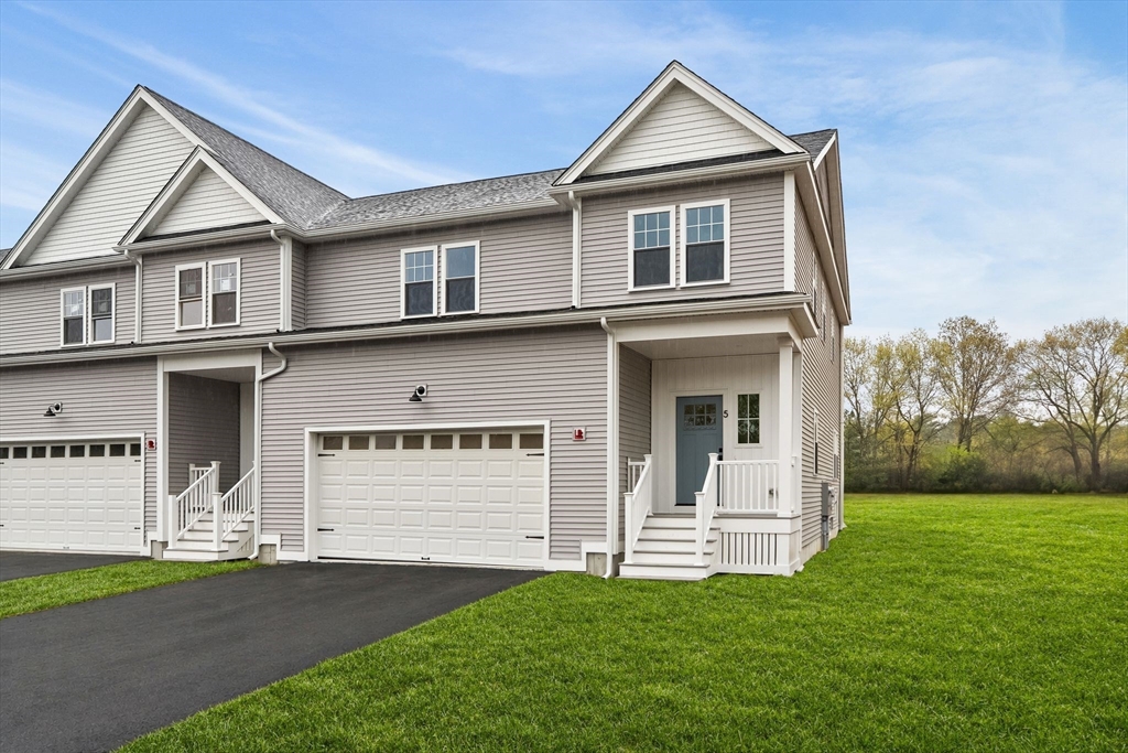 1 Whitman Circle, Unit 1 Bellingham, MA 02019 - Photo 1 of 19