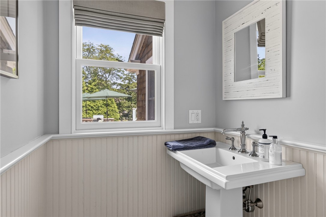 58 Chapman Road Westerly, RI 02891 - Photo 38 of 50
