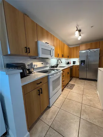 $2,500 | 7501 East Treasure Drive, Unit 7L, North Bay Village, FL 33141