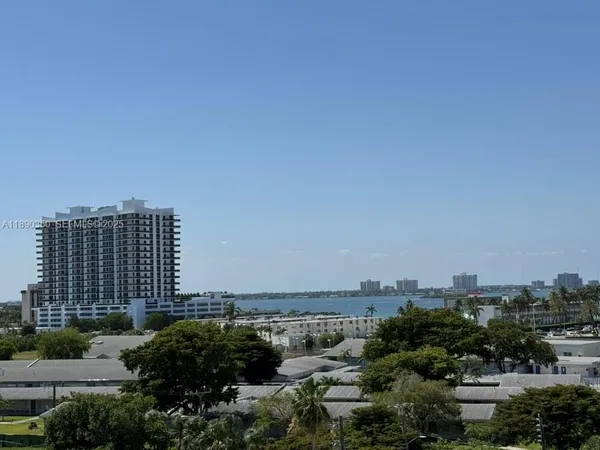 $2,500 | 7501 East Treasure Drive, Unit 7L, North Bay Village, FL 33141