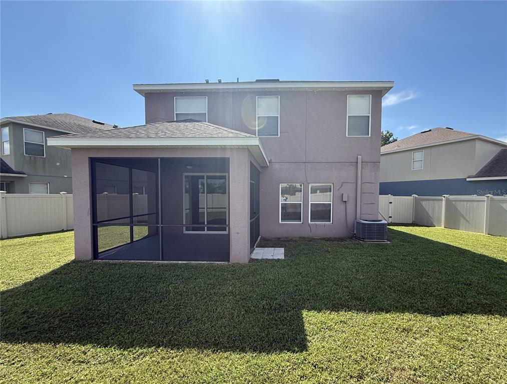 10239 Newminster Loop Ruskin, FL 33573 - Photo 24 of 29 Gallery Image 24