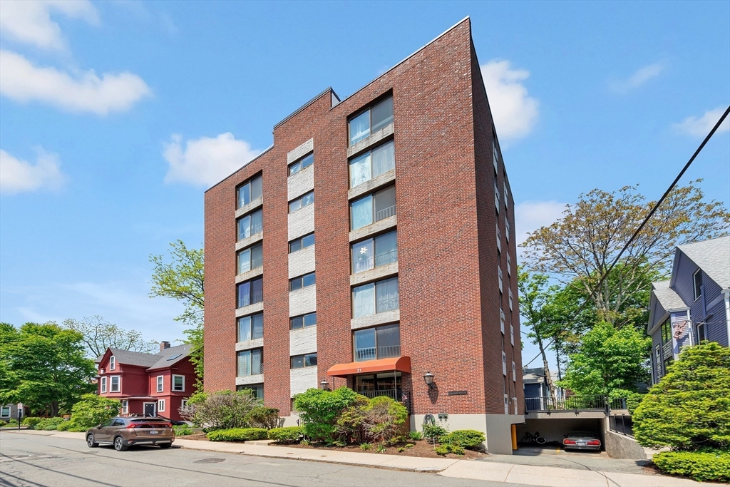 31 Harris Street, Unit 302 Brookline, MA 02446 - Photo 18 of 18