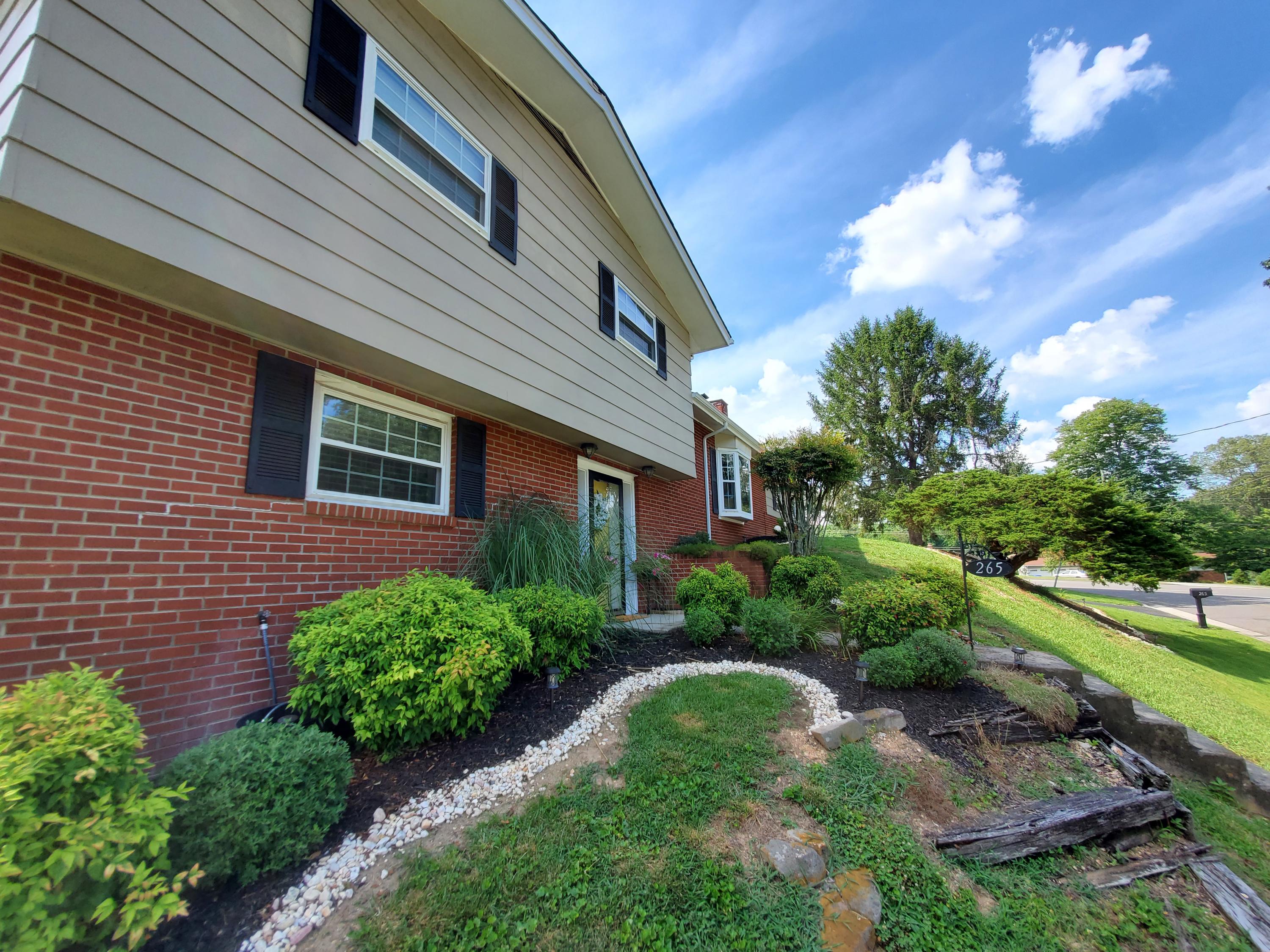 265 Iroquois Road Oak Ridge, TN 37830 - Photo 2 of 28 Front Left