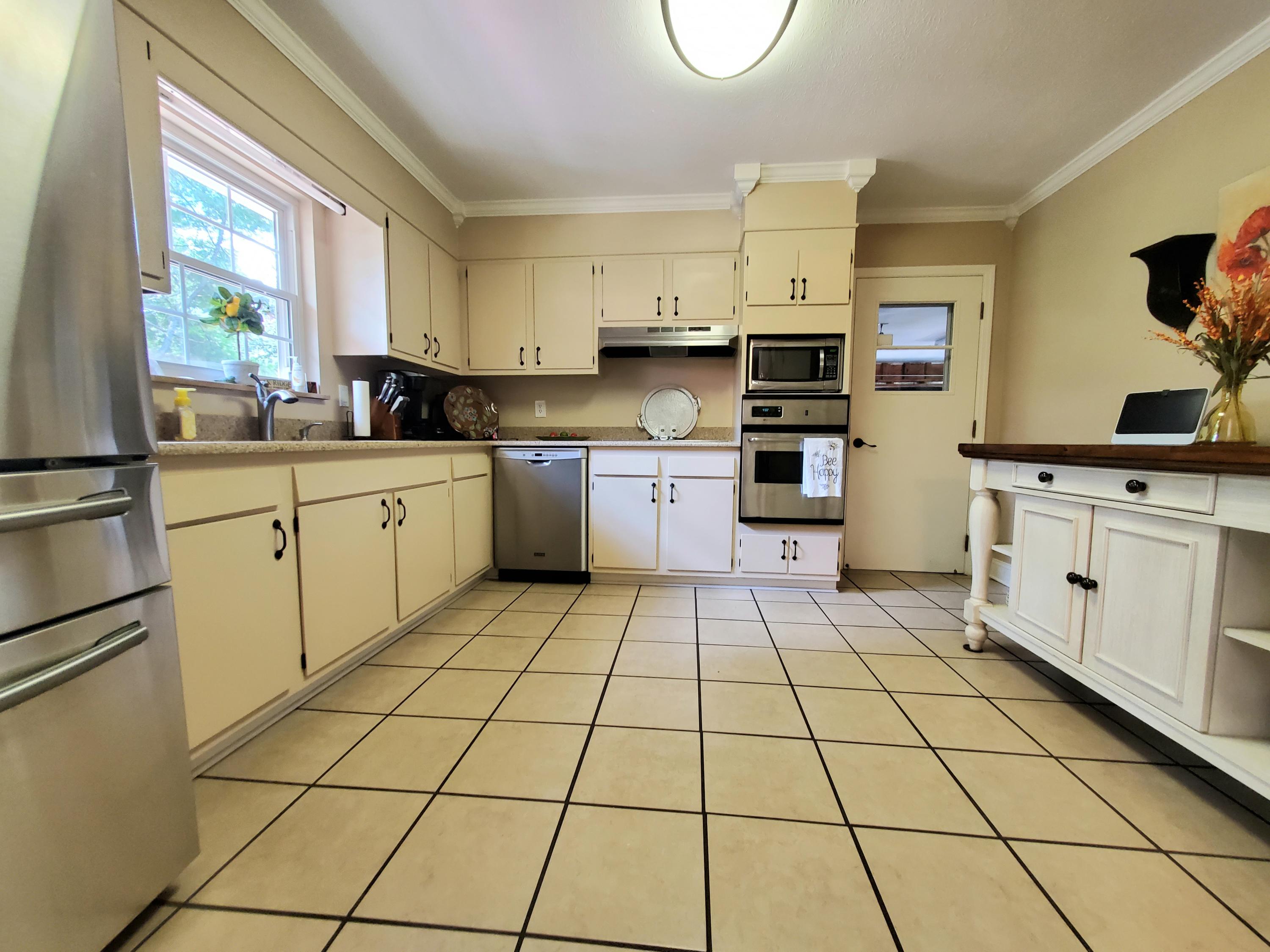 265 Iroquois Road Oak Ridge, TN 37830 - Photo 15 of 28 Kitchen 2