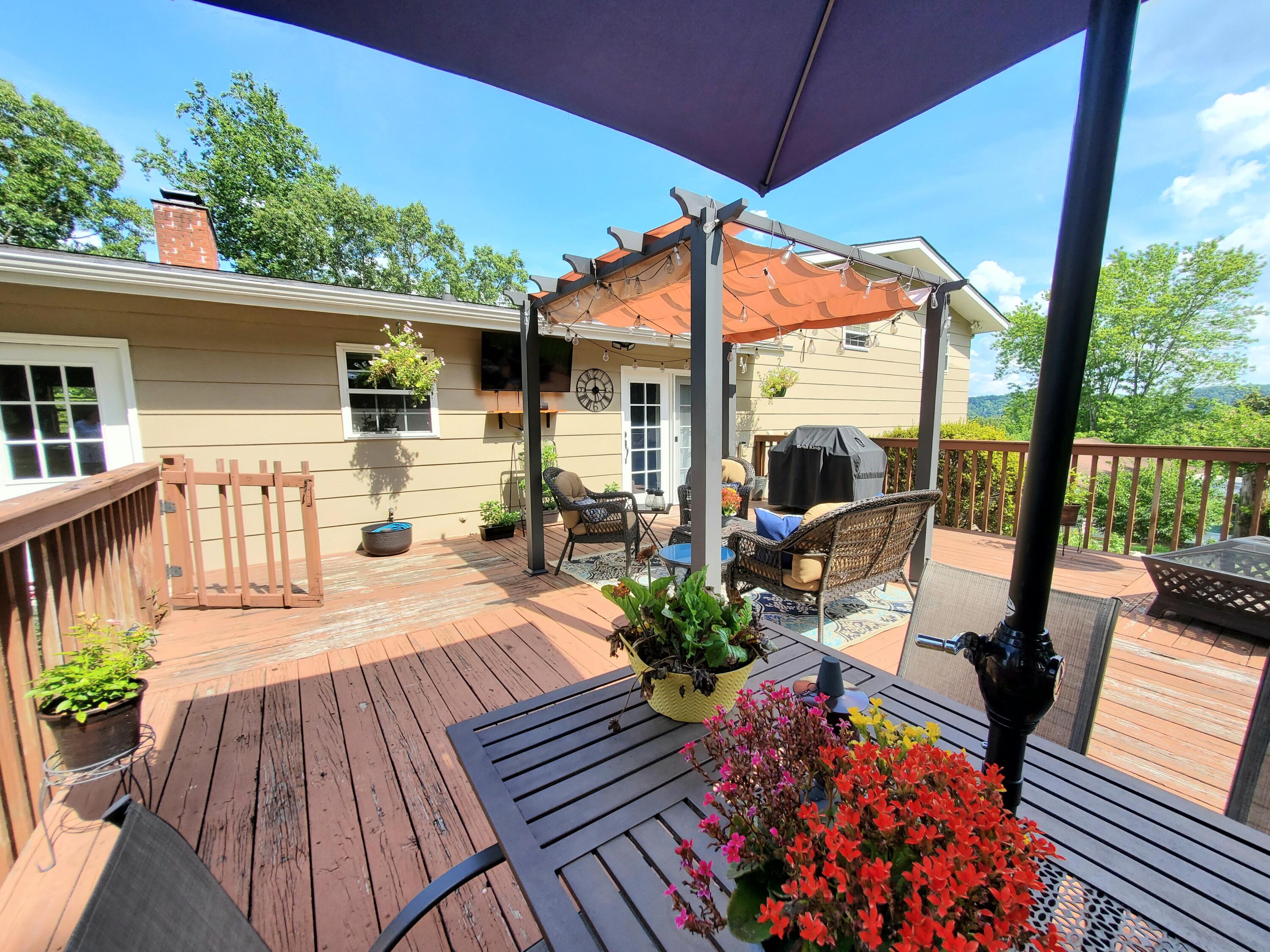 265 Iroquois Road Oak Ridge, TN 37830 - Photo 27 of 28 Back Porch