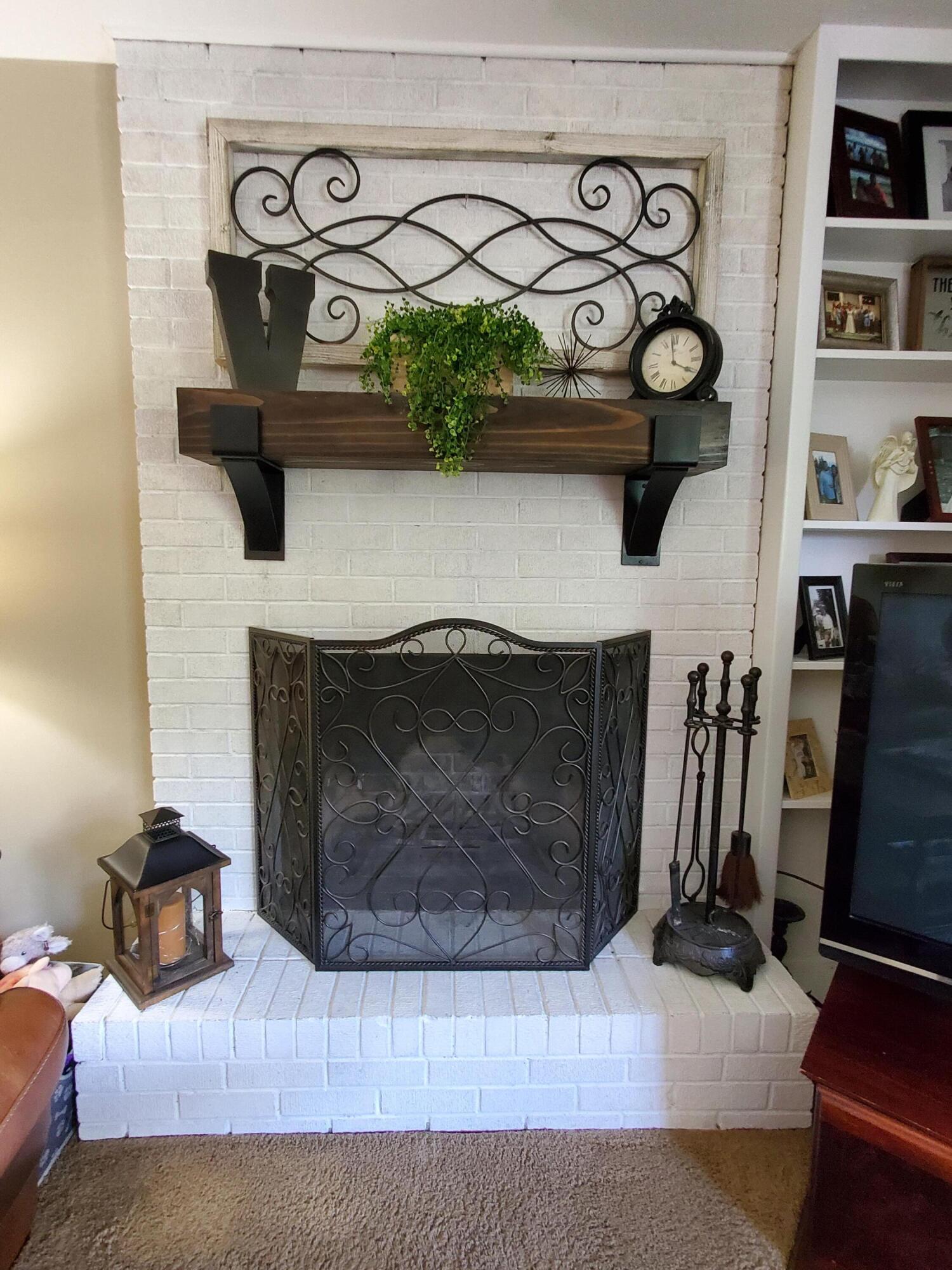 265 Iroquois Road Oak Ridge, TN 37830 - Photo 10 of 28 Fireplace Living Room